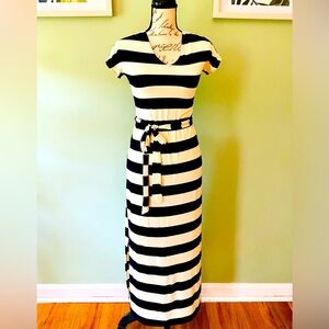 Women’s Banana Republic Striped Navy and White Maxi Dress Size XXSP